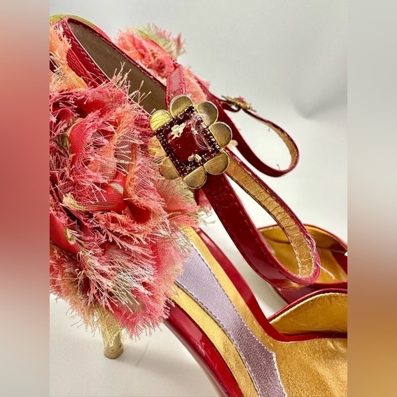 Hale Bob patent red leather floral rosette heels size 8 - Picture 12 of 15